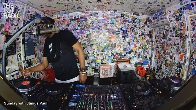 Episode 6s0URAosR69wqryevxW0mT Thumbnail 5