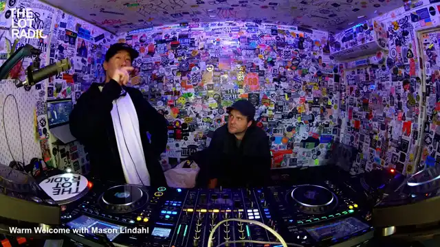 Episode 542vxhMaqIqfWEfR01ivWF Thumbnail 3