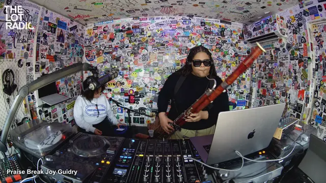 Episode 2vFkTWuKzfMJGUcnsiglbM Thumbnail 2