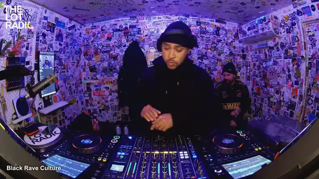 Episode 2643epzEcIvmFKKNd4ImuU Thumbnail 5