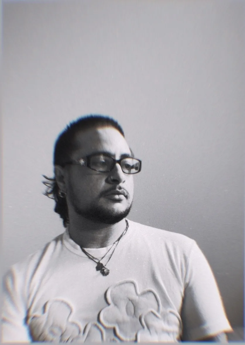 8ULENTINA press pic 12:25