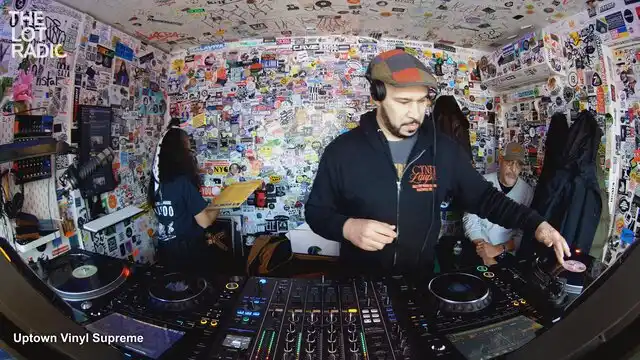 Episode 5hn6cVb9sIjeFo4GlDBUTW Thumbnail 4