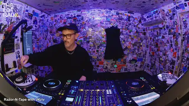 Episode 1TPKrFkht4r4NVnuwDMUXC Thumbnail 3