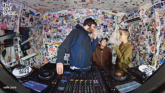 Episode 63pe5faqonYcwsziWc2sLK Thumbnail 3