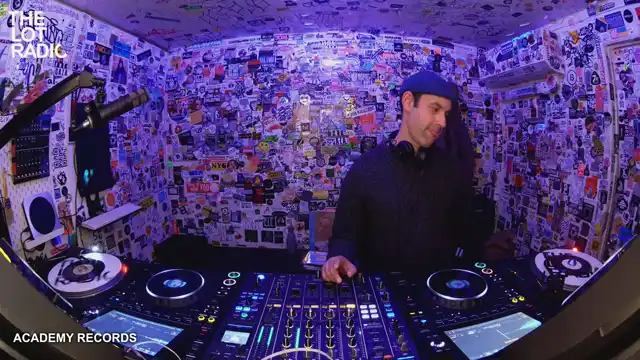 Episode 7ArlhEAtbnm6ELQ67aeqMK Thumbnail 4