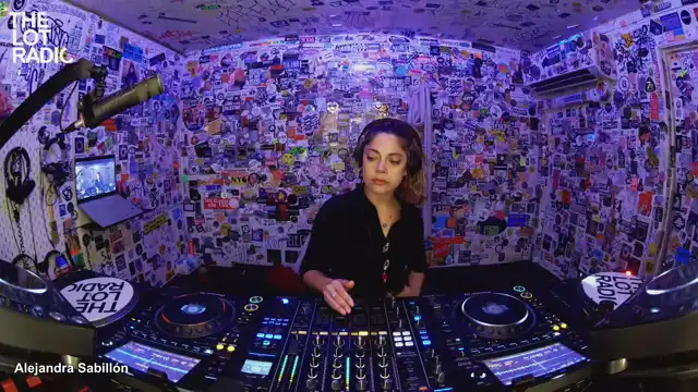 Episode 2jFjUoacWfbAJXsJwgIRX5 Thumbnail 3