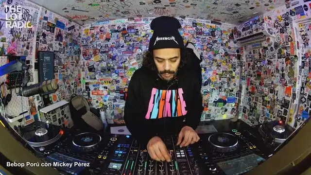 Episode 26RRQ9MsB60XMqgzgat3T5 Thumbnail 3