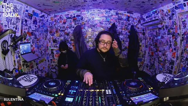 Episode 5HeN0leKklVovSSLOvKMm4 Thumbnail 2