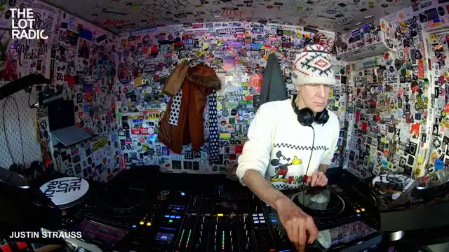 Episode W35dfQnqFiJJdB4vxkrN0 Thumbnail 3