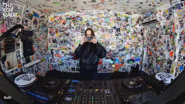 Episode 51I2EqVx8J7TNdRafilgZl Thumbnail 4