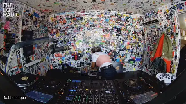 Episode 37J4EdoHXG249i2skUHSJx Thumbnail 5