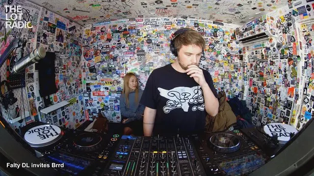 Episode 4aDQYahWxBZyFrLCeNeBpg Thumbnail 1