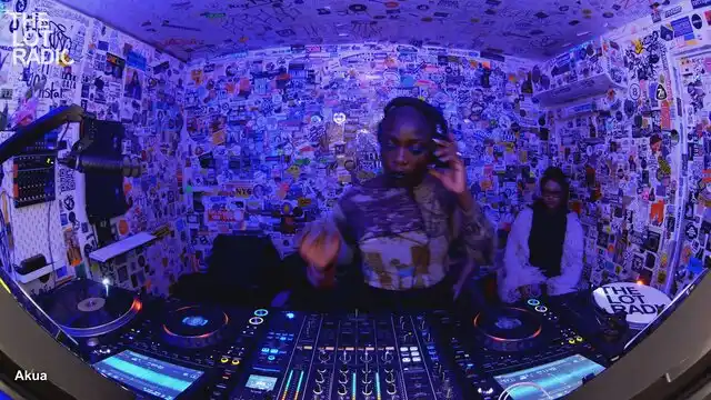 Episode CIr1KSKNcZtCIVgejWUys Thumbnail 4