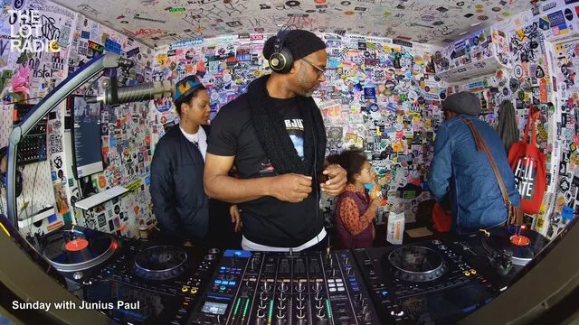 Episode 6s0URAosR69wqryevxW0mT Thumbnail 1