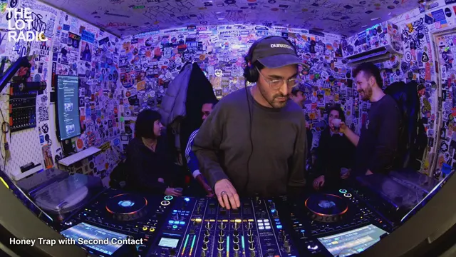 Episode 7INektIDHU4WaUpMVwhtiw Thumbnail 2