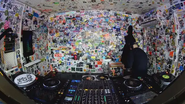 Episode 7DAP7SIBfcw0hDcef2rpI4 Thumbnail 4