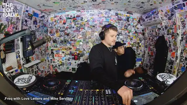 Episode 4Dp5b4hX3CEI8hv6VZbeUX Thumbnail 2