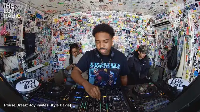 Episode 4TNfHoHgcjs04JaTbQjMOe Thumbnail 3