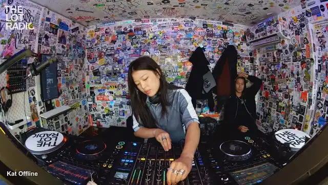 Episode 13dN4hG8xjeTTkw6P4kN8z Thumbnail 4