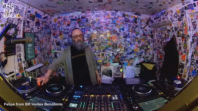 Episode 6aUQsy9Rae0YEdjSfODz43 Thumbnail 3