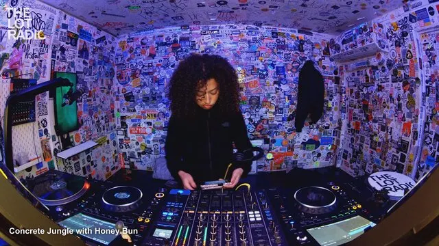 Episode 33IBDxoEUpUqiZw8XGjRvO Thumbnail 1