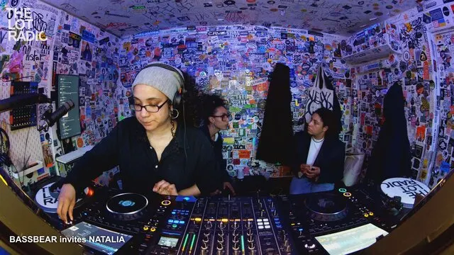 Episode 7xALkdDnzUVlo9QuLR1JwT Thumbnail 1