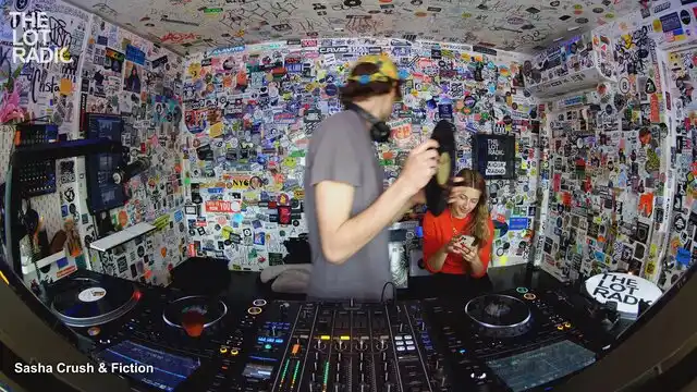 Episode 1UmJnxNNIjYl2phnMfLcIw Thumbnail 2