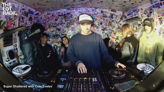 Episode 6T9tx1seZJMMSk7531MYt0 Thumbnail 3