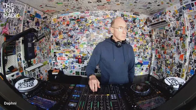 Episode 3pvKQBGf8rtOpakv0Ge3KK Thumbnail 1