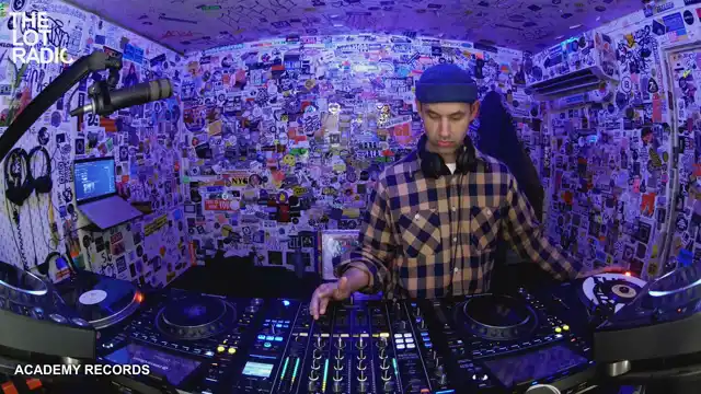 Episode 7jHsAFZ5aUoRAMjuPvPof9 Thumbnail 5