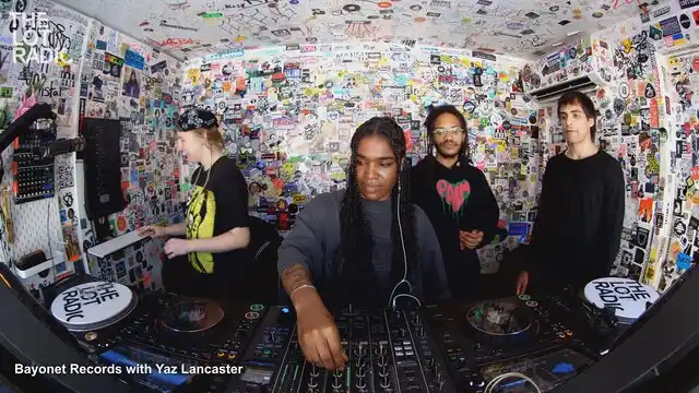 Episode 52ld6lZzwH62L6tgds8Jo6 Thumbnail 4