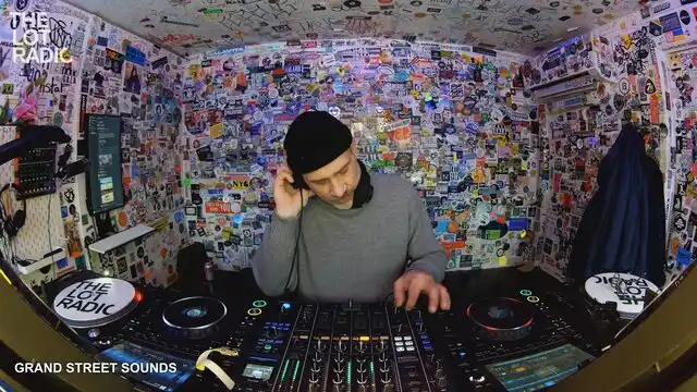 Episode 2Av7CFSR3HivfzThNbOtTz Thumbnail 4