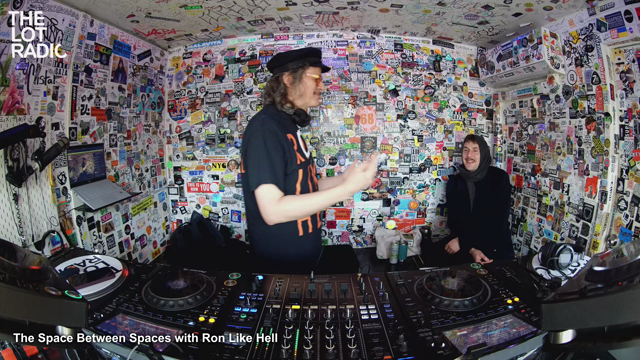 Episode 4HfFkgLbf4xnZSsmVmggcq Thumbnail 1