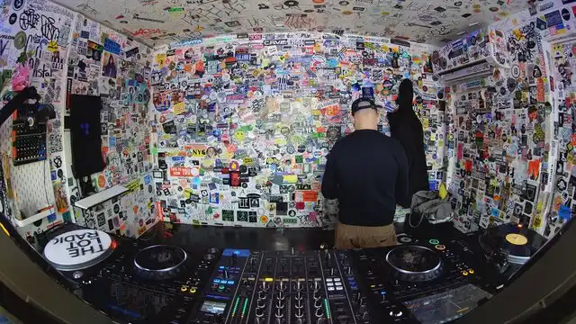 Episode 7DAP7SIBfcw0hDcef2rpI4 Thumbnail 2