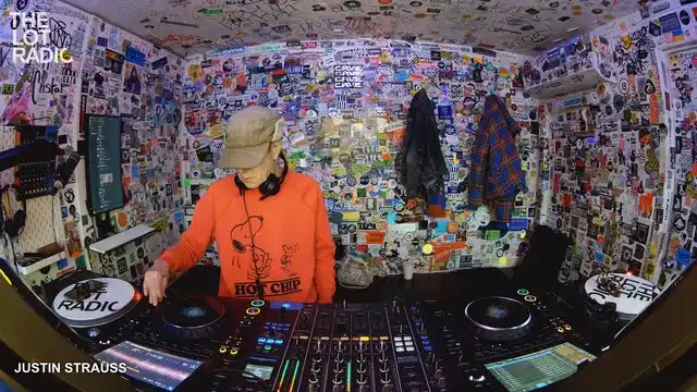 Episode 30hfOSIjODEpcOIBNmheXt Thumbnail 3