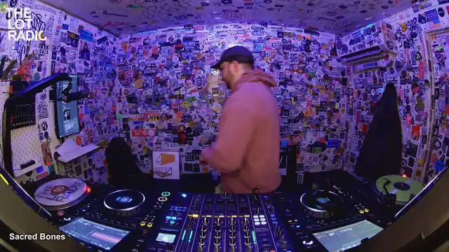 Episode 7MMx7KFZQ41Y1flt40TeNY Thumbnail 2