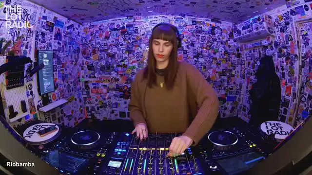 Episode 4Njki3d3HzeqTqunej3iwO Thumbnail 3