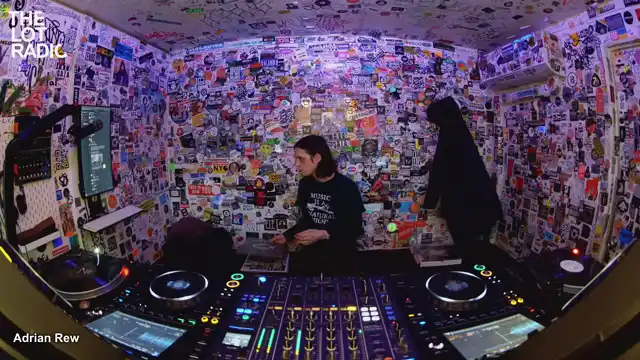 Episode 1hL3d2YV1ANE2x4hbJwKtl Thumbnail 5