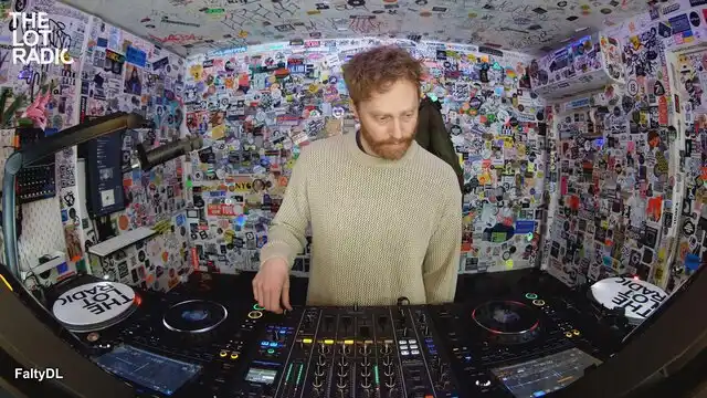 Episode 3lShV8s72rWnPFTP4HbsTo Thumbnail 5