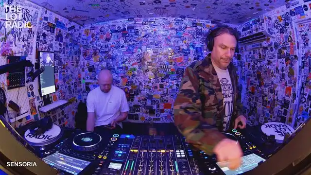 Episode JxUu48VFptmhAW1zmWSYm Thumbnail 3