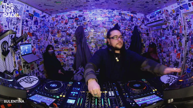 Episode 5HeN0leKklVovSSLOvKMm4 Thumbnail 1