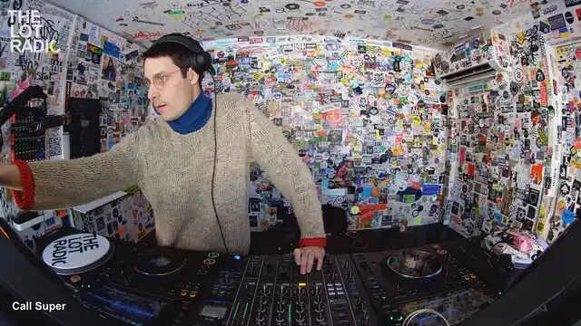 Episode 5EFJC6pVs30LfyEUNM7SZi Thumbnail 4