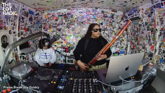 Episode 2vFkTWuKzfMJGUcnsiglbM Thumbnail 4