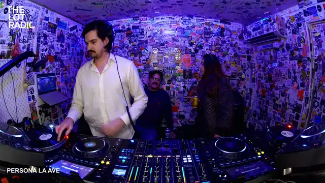 PERSONA LA AVE poster