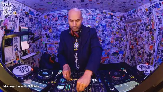 Episode 7vOytQsOffbfJOMgAfctV2 Thumbnail 4