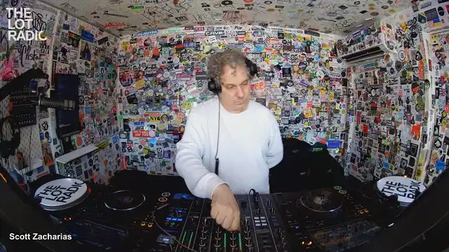 Episode zxdS2Q9sgFuiEc0jS8TKo Thumbnail 2