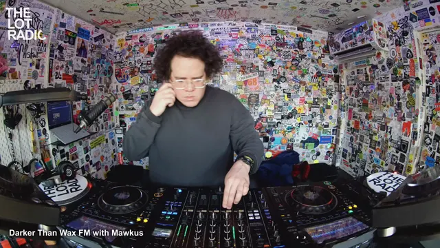 Episode 1usJIW02RwRRJs9olp2VoE Thumbnail 2