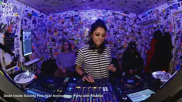 Episode 3L2FakCilGAC1mLVeFhVj4 Thumbnail 3