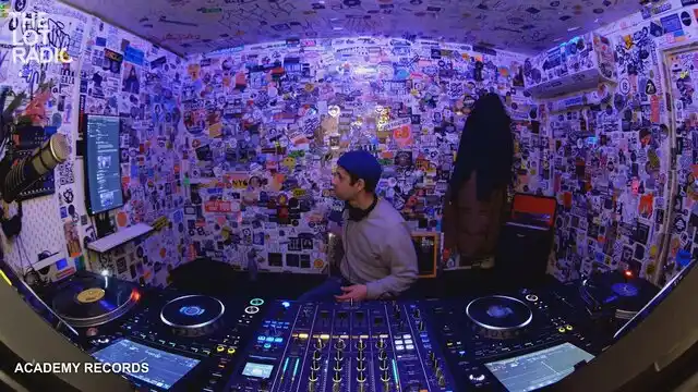 Episode r5bPCZj14ROMy9OGGKVe1 Thumbnail 5