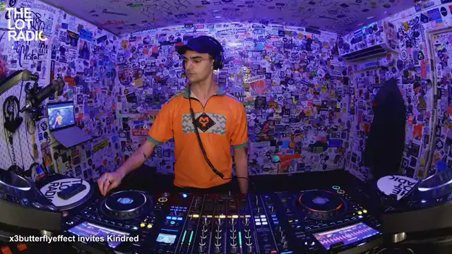 Episode 3Ak6aInOsxoQmj5vjq7VAd Thumbnail 4